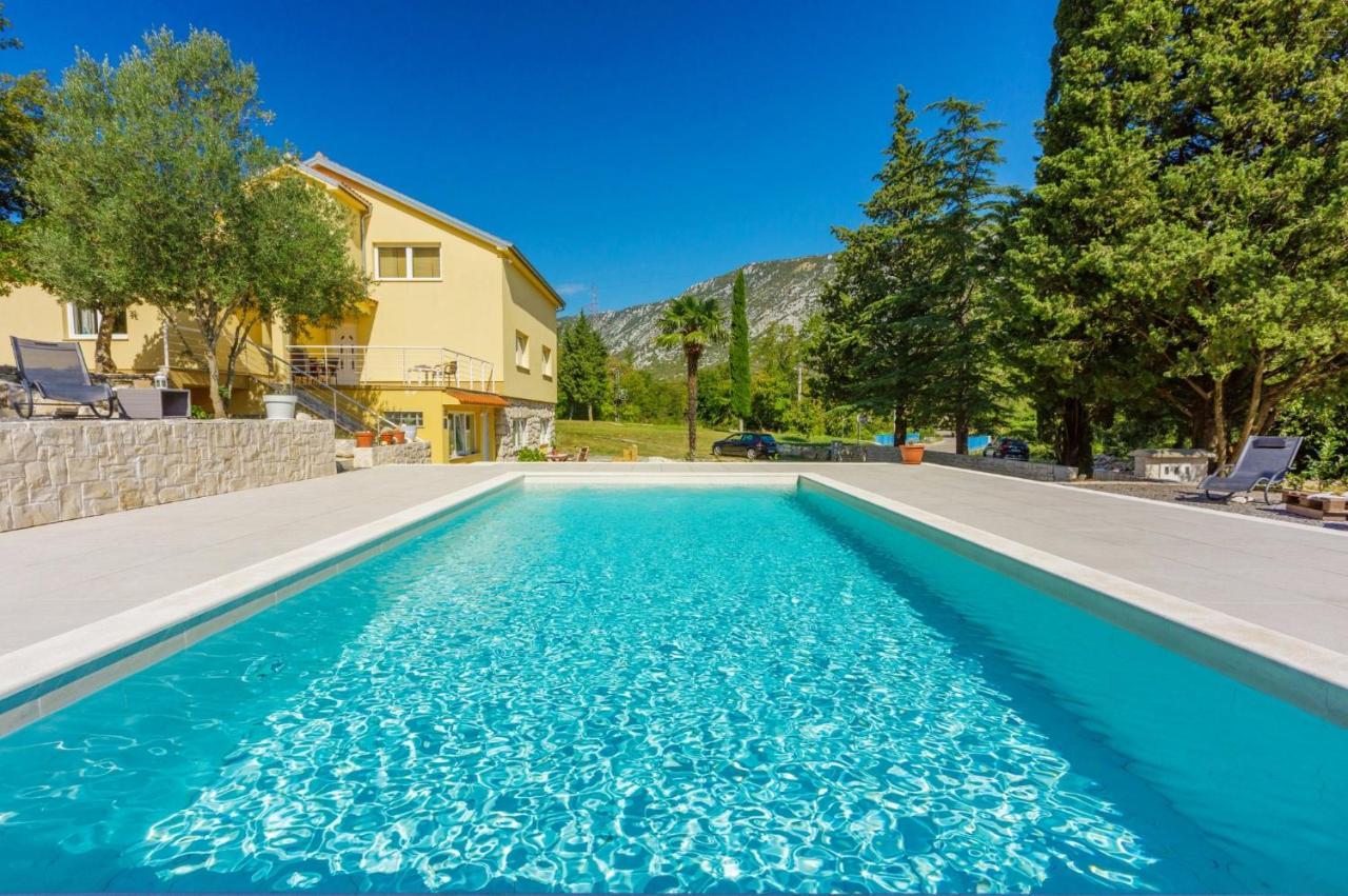 Emaris Appartement Tribalj  Buitenkant foto