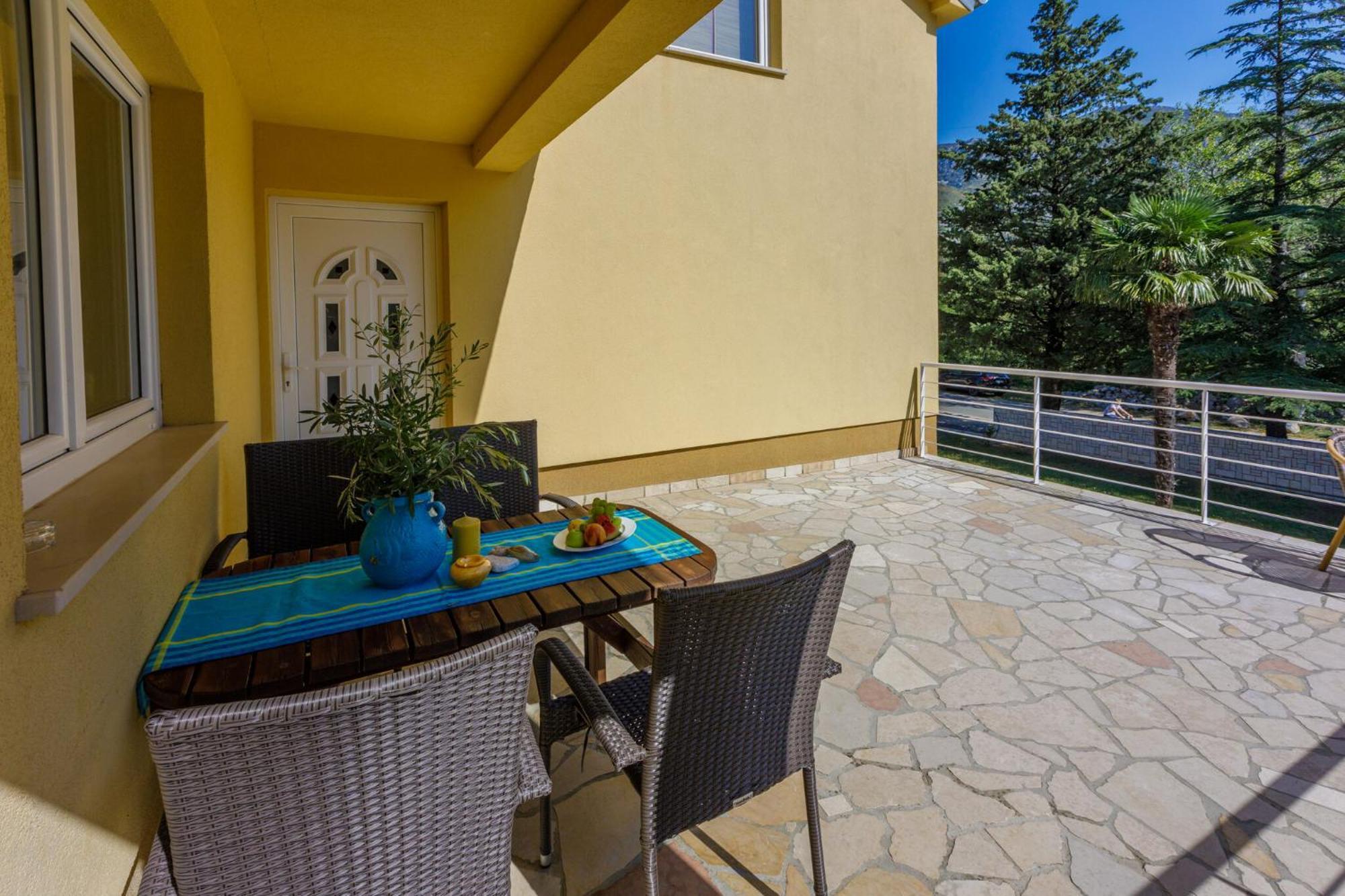 Emaris Appartement Tribalj  Buitenkant foto