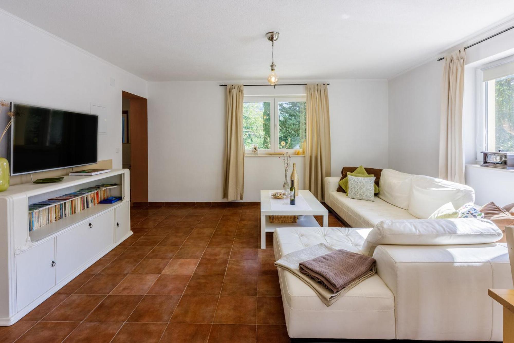 Emaris Appartement Tribalj  Buitenkant foto