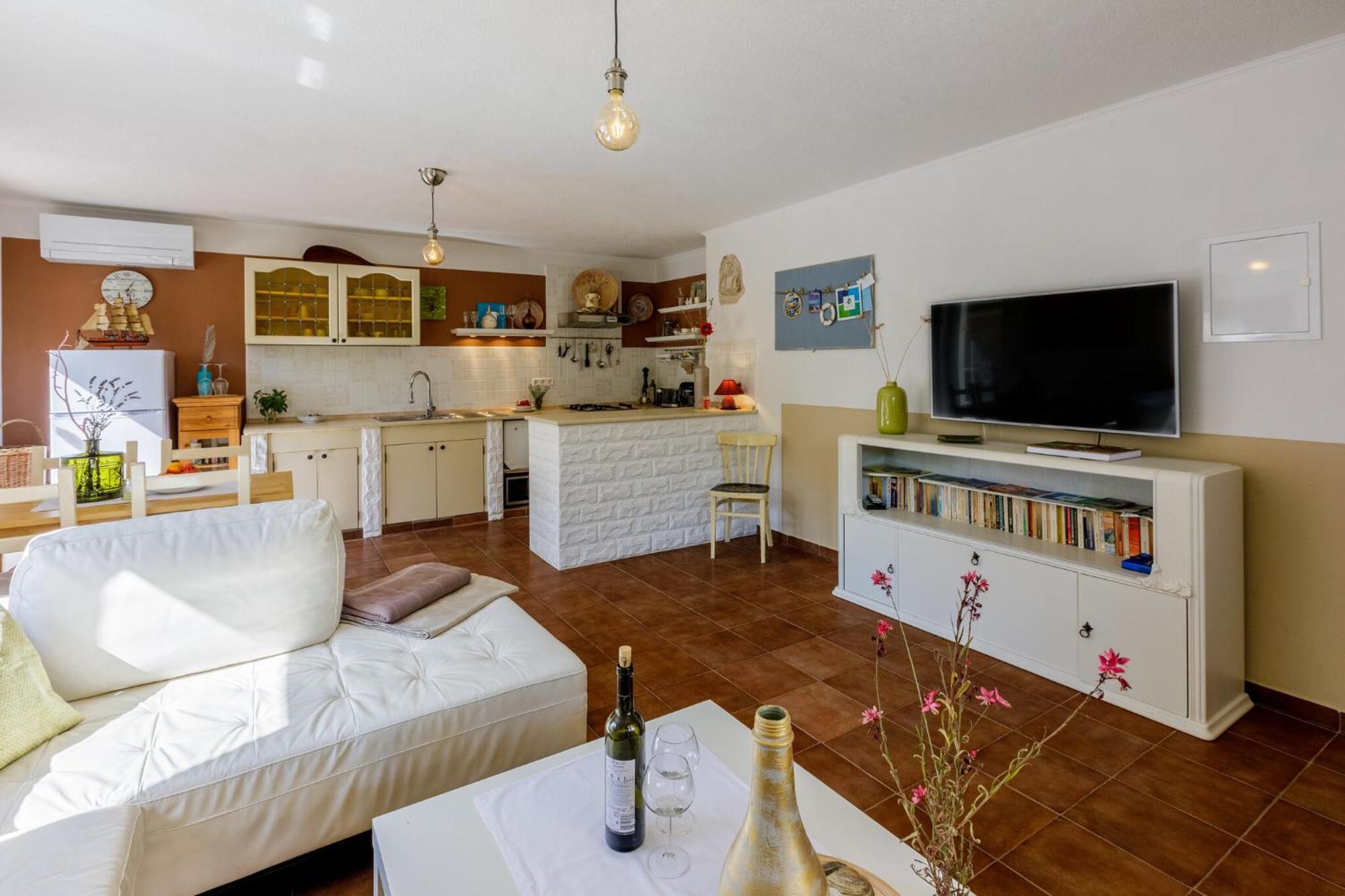 Emaris Appartement Tribalj  Buitenkant foto