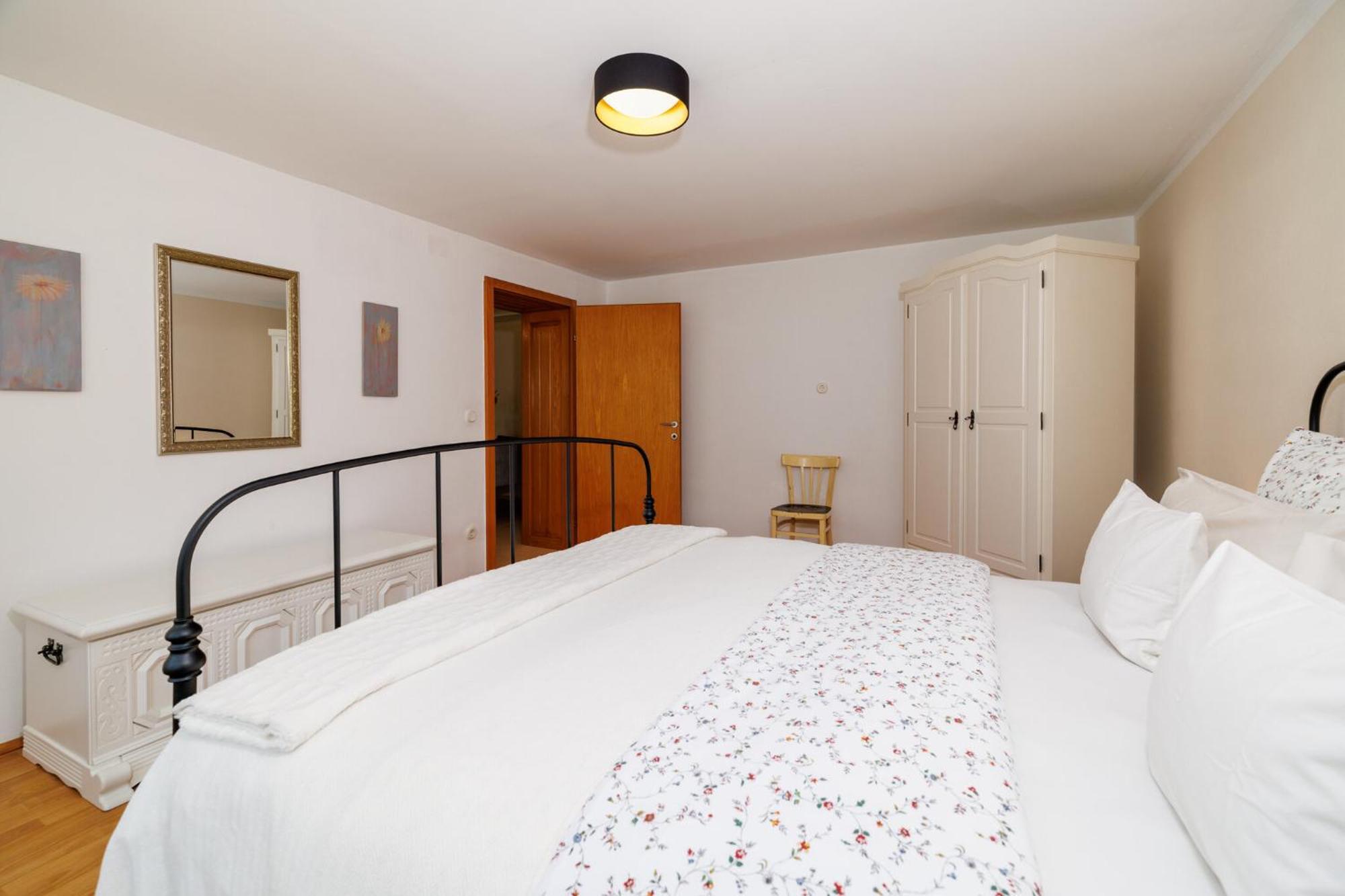 Emaris Appartement Tribalj  Buitenkant foto