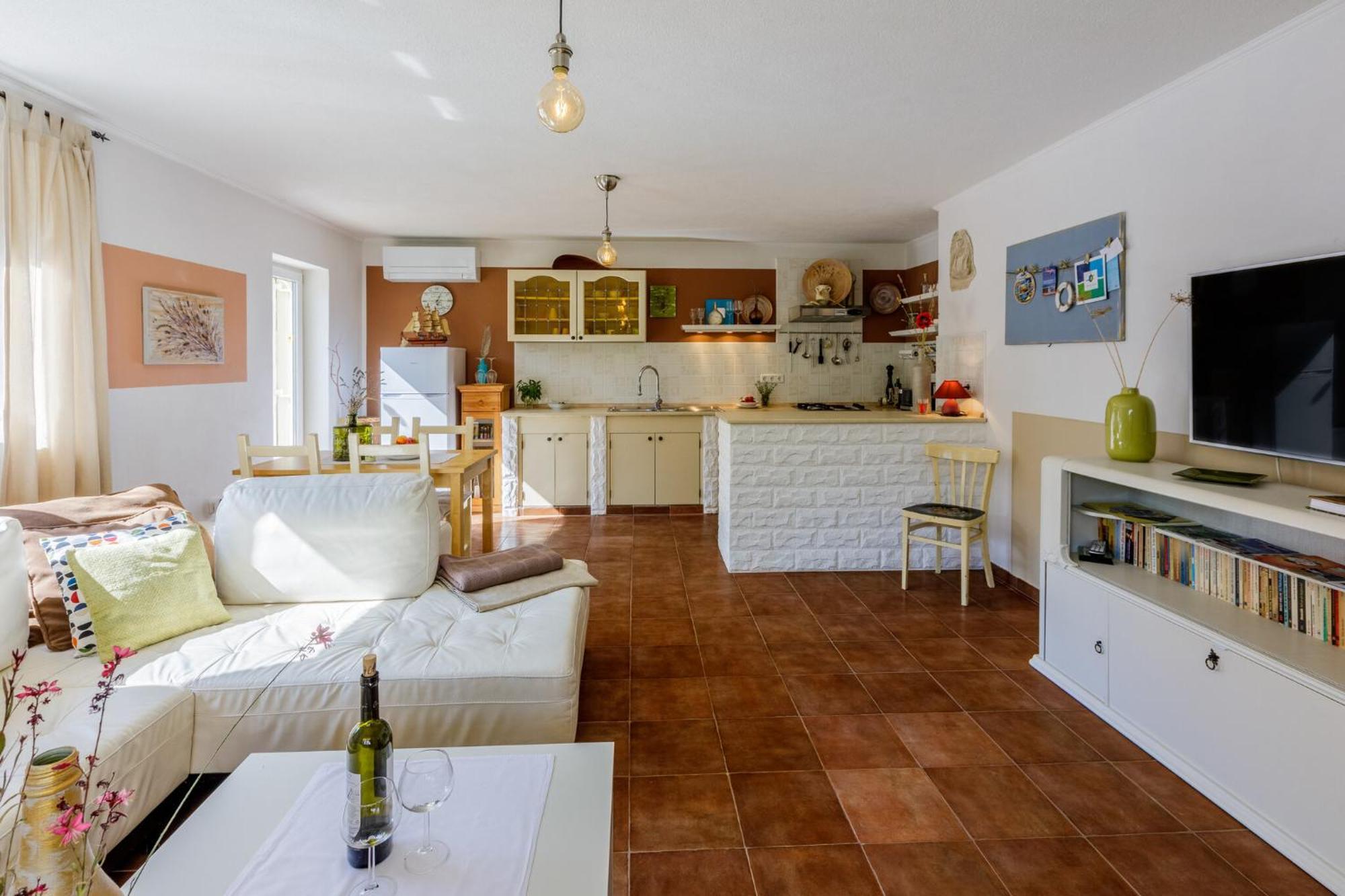 Emaris Appartement Tribalj  Buitenkant foto