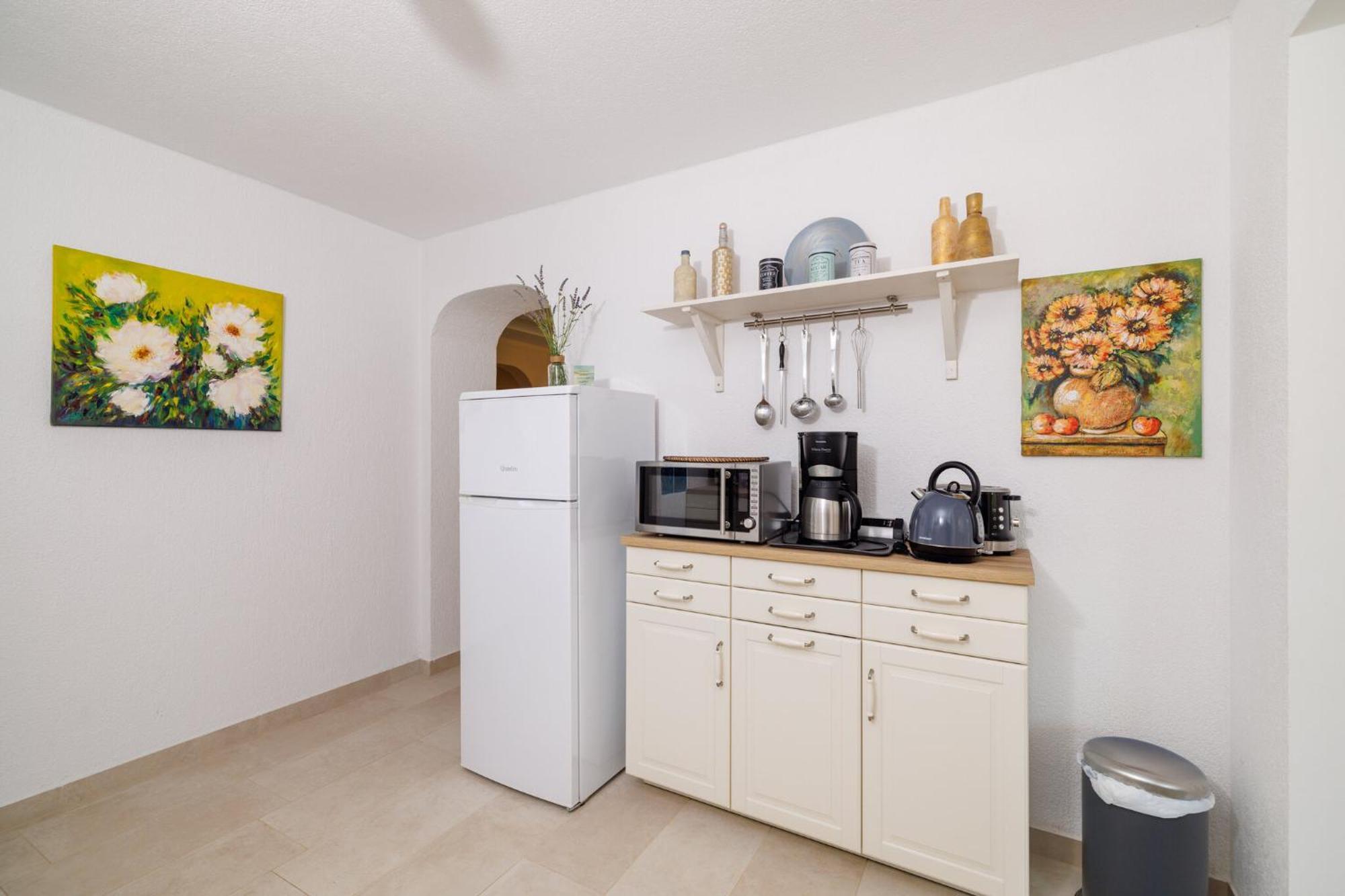 Emaris Appartement Tribalj  Buitenkant foto
