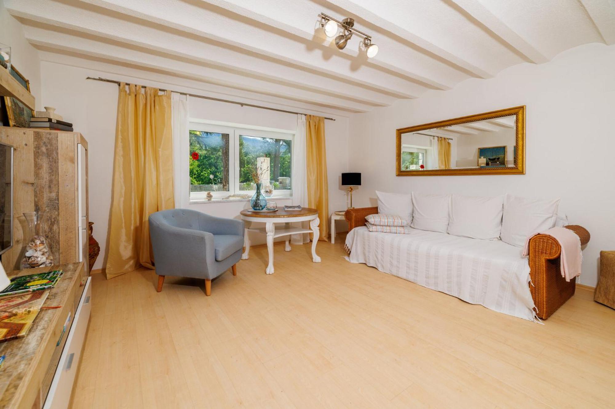 Emaris Appartement Tribalj  Buitenkant foto