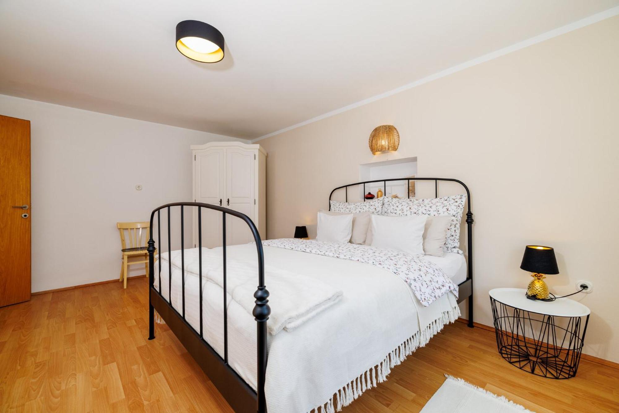 Emaris Appartement Tribalj  Buitenkant foto