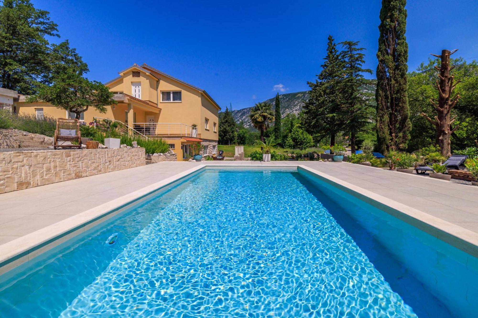 Emaris Appartement Tribalj  Buitenkant foto