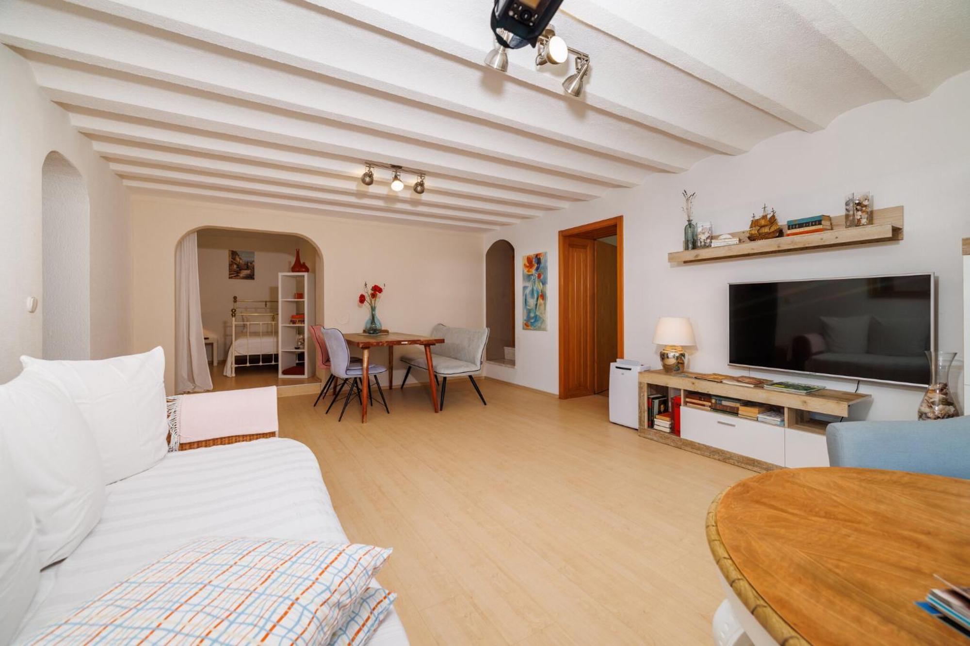 Emaris Appartement Tribalj  Buitenkant foto