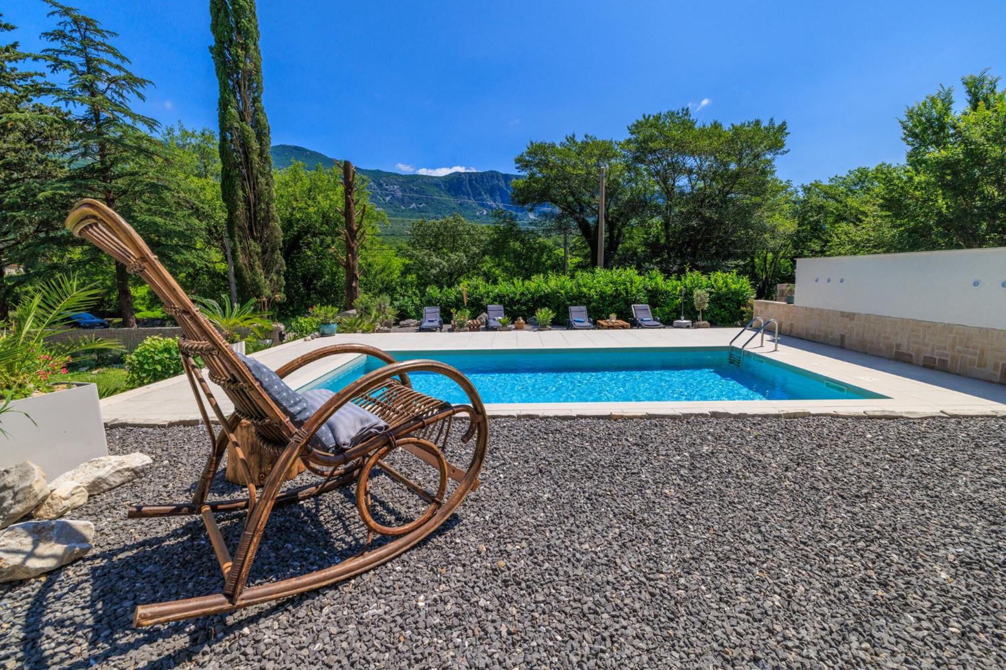 Emaris Appartement Tribalj  Buitenkant foto